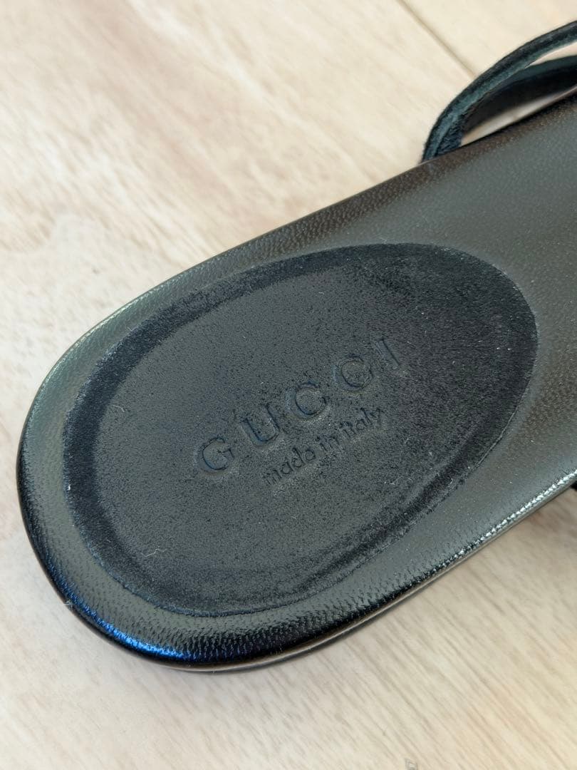 GUCCI ブラック フラットサンダル
