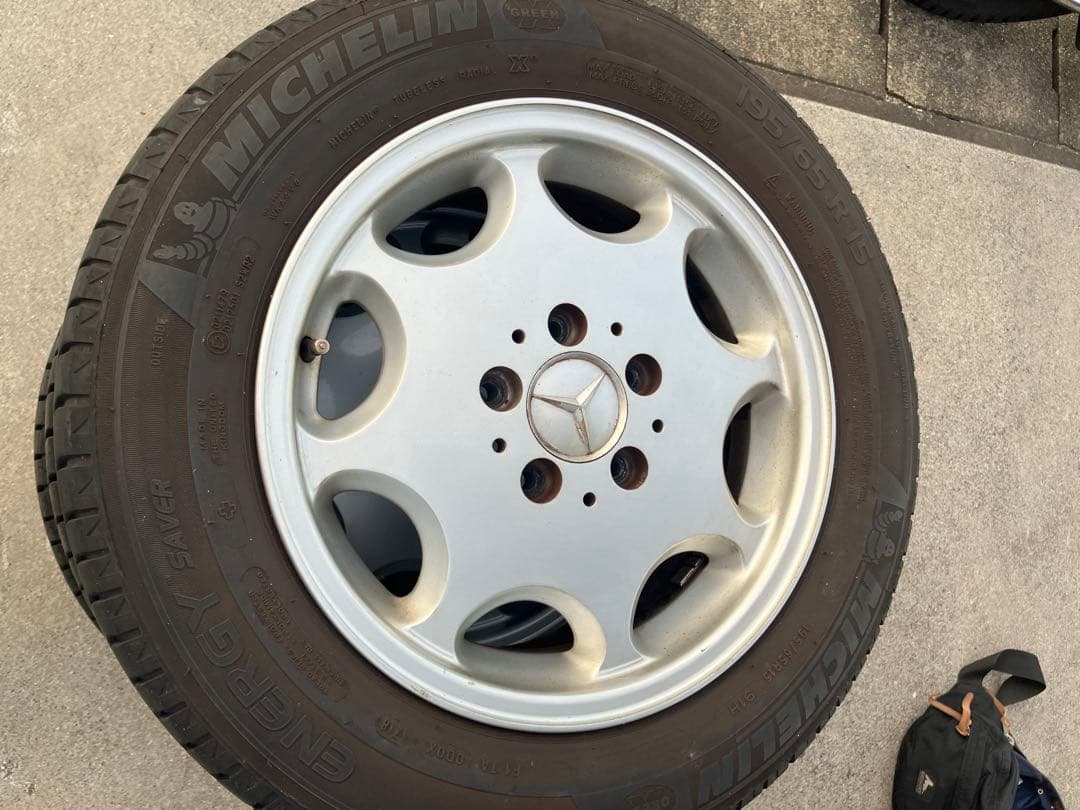 w124メルセデス・ベンツ 純正15インチ ホイールセット