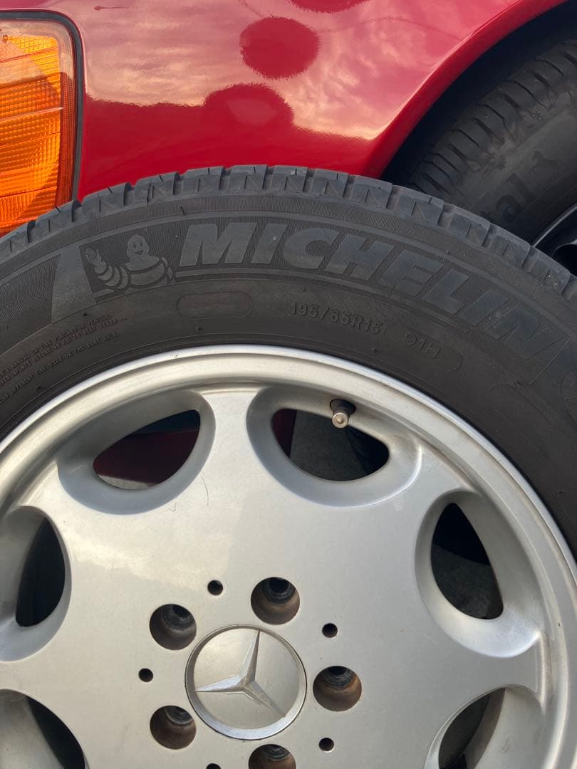 w124メルセデス・ベンツ 純正15インチ ホイールセット