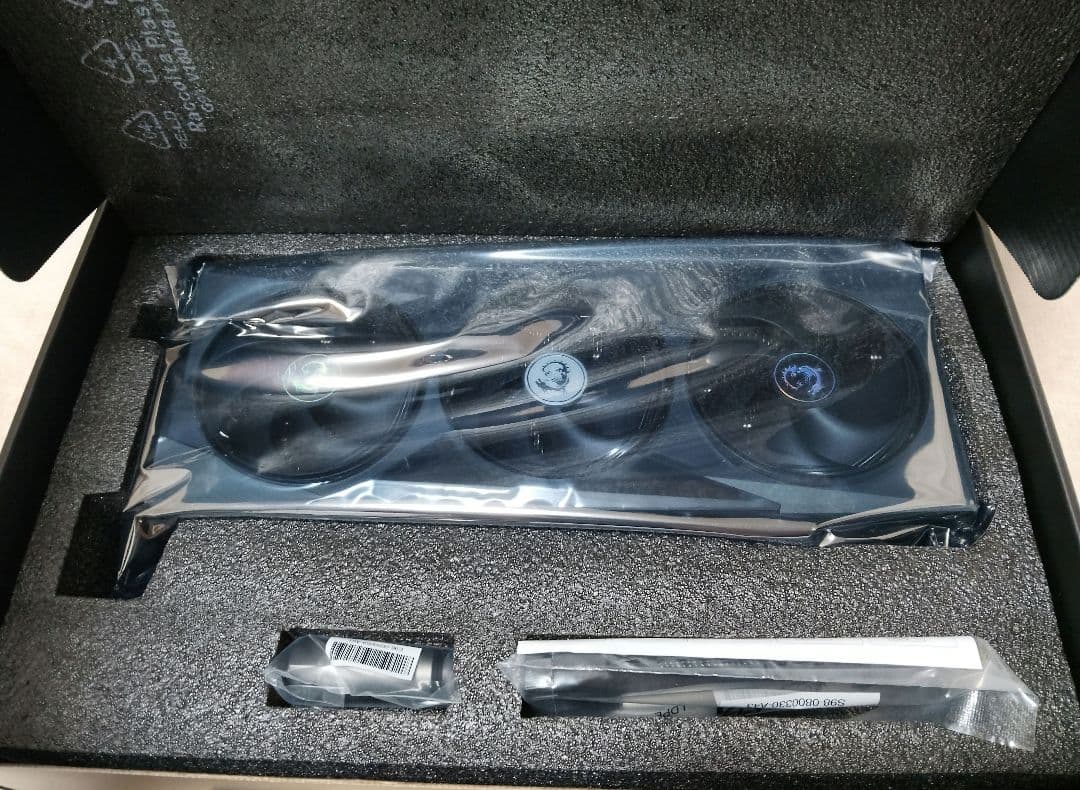 s*o様 MSI GeForce RTX 5080 Gaming Trio