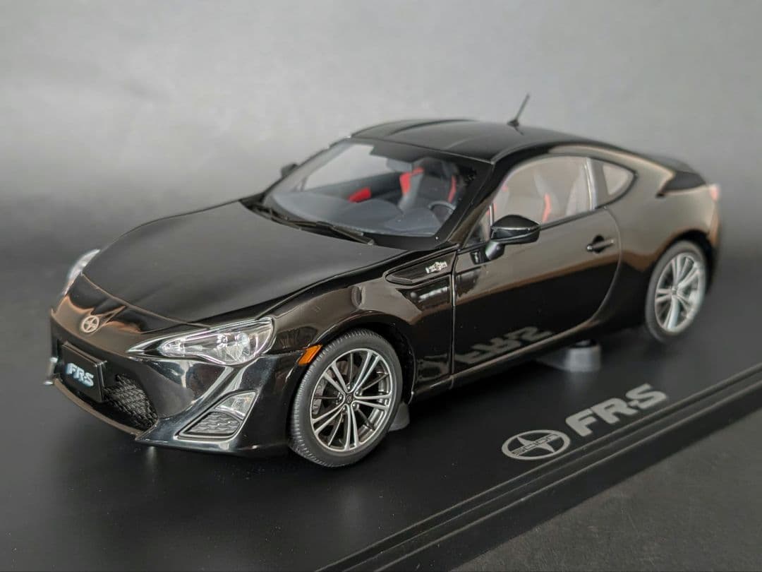 【ハチハチ】オートアート 1/18 サイオン FR-S 86 北米仕様