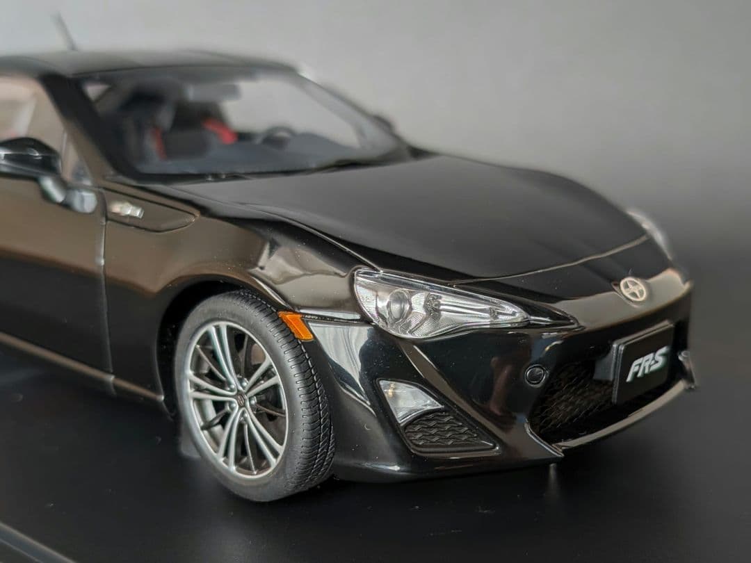 【ハチハチ】オートアート 1/18 サイオン FR-S 86 北米仕様