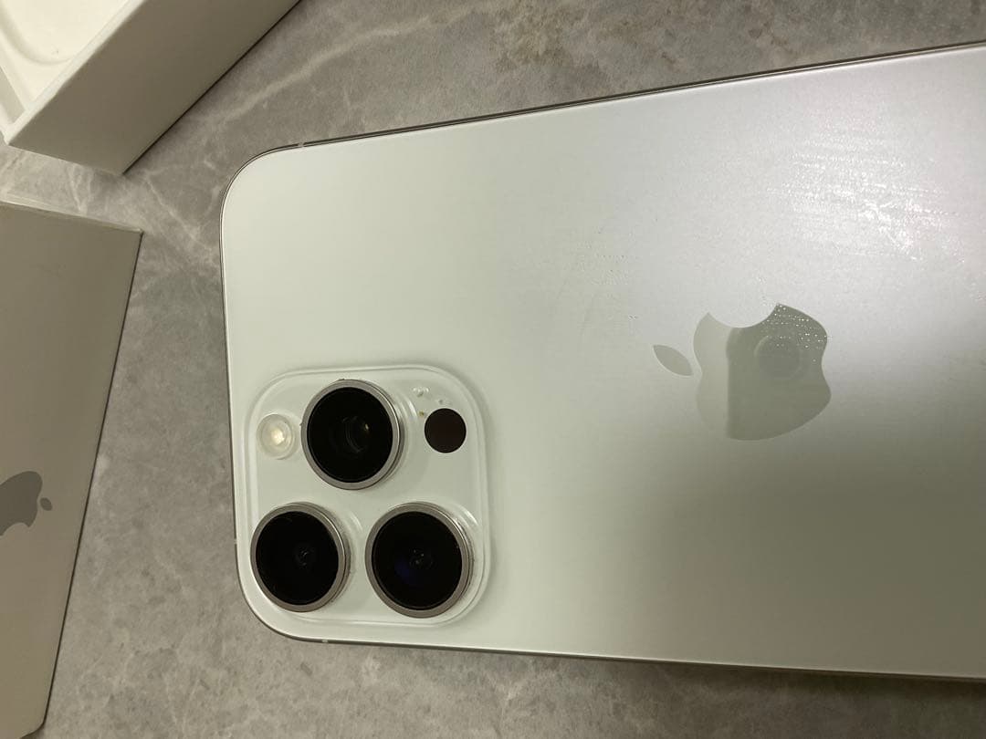 iPhone15ProMax 256GB SIMフリー 本体 美品 ホワイト