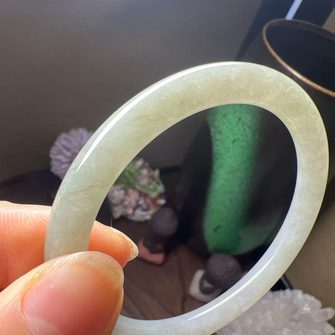 本翡翠、お買い得、氷糯種入門シルバーグリーン細身、丸型バングル　〜55.5