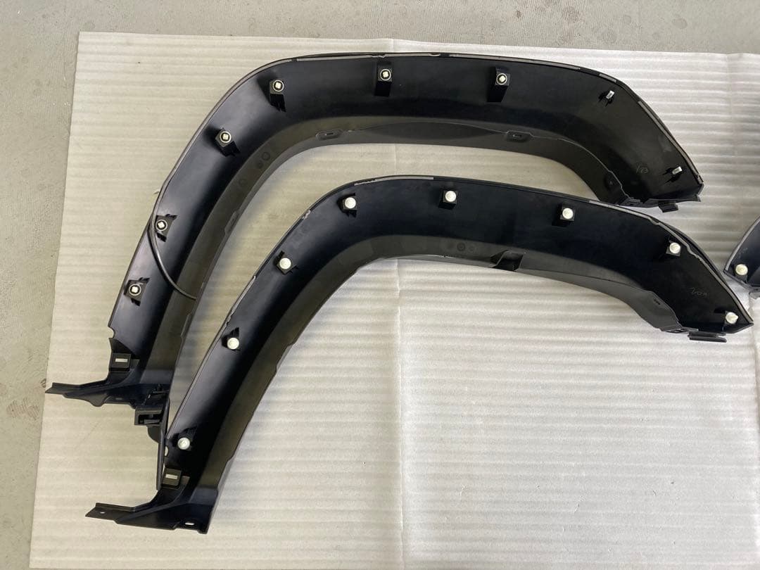 ジムニーシエラJB74純正フェンダー 4枚セット