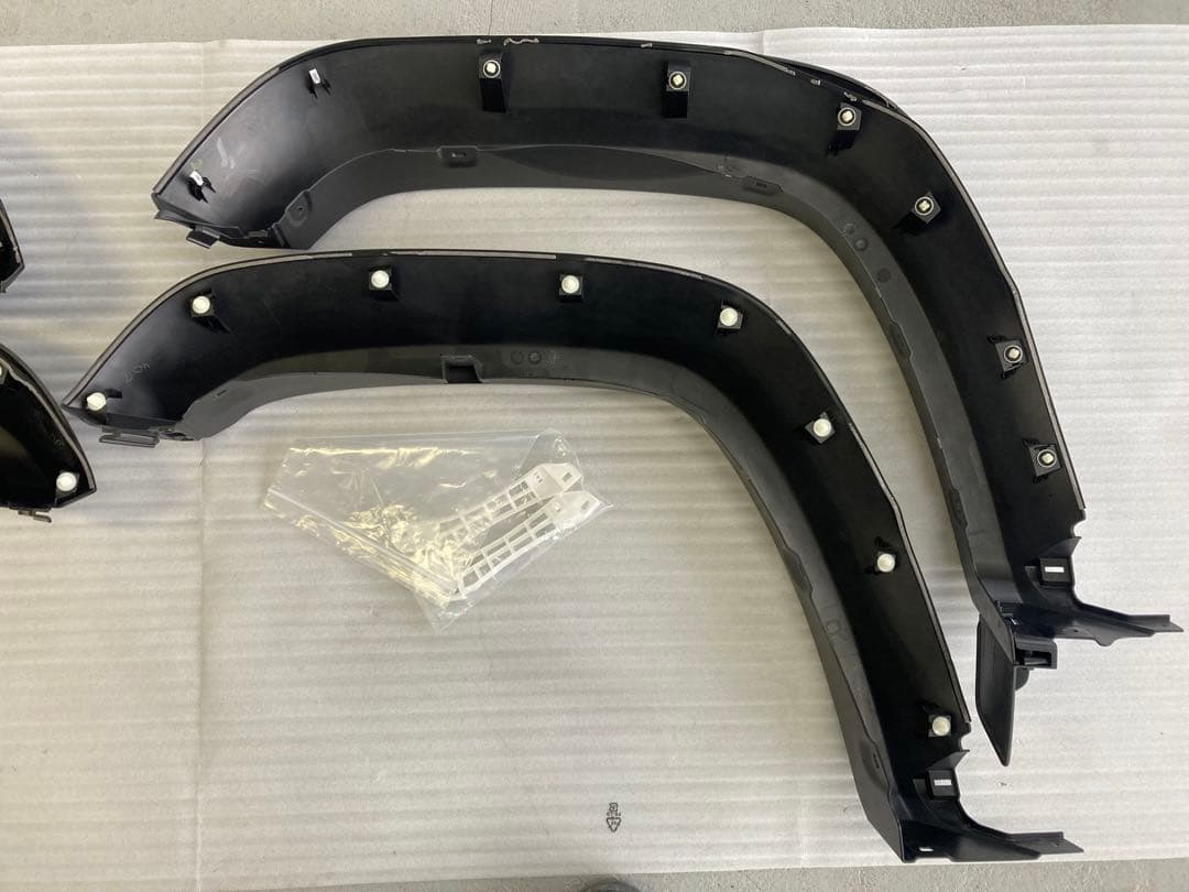 ジムニーシエラJB74純正フェンダー 4枚セット