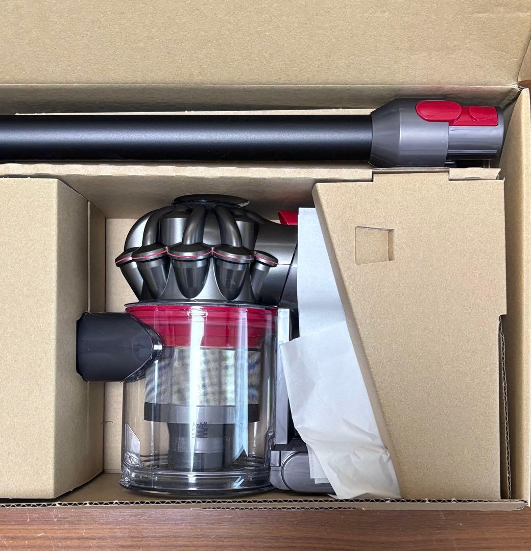 【出品11月まで】Dyson V8 slim fluffy コードレスクリーナー
