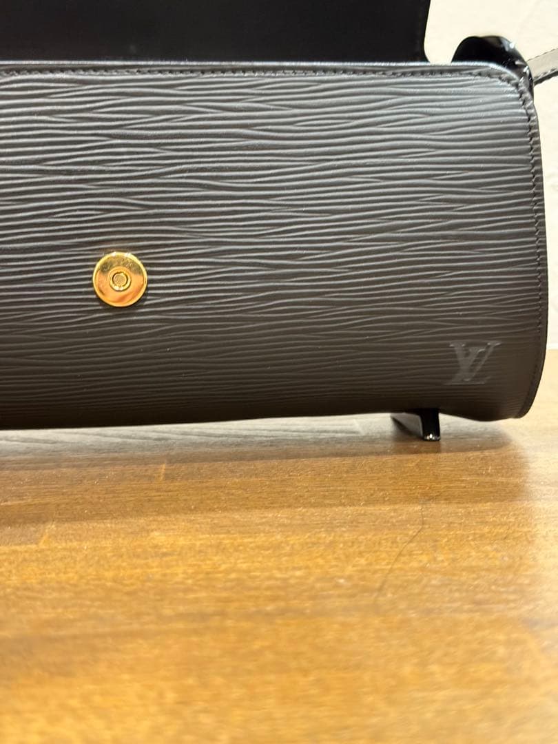 Louis Vuitton　ショルダーバック　エピ　ノクターンPM　BLACK