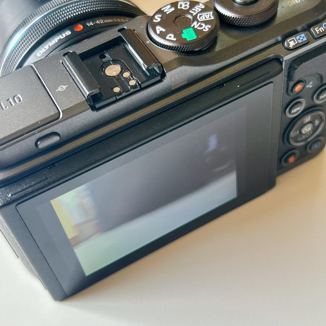 【OLYMPUS E-PL10 ミラーレス一眼カメラ　ブラック】スマホ転送