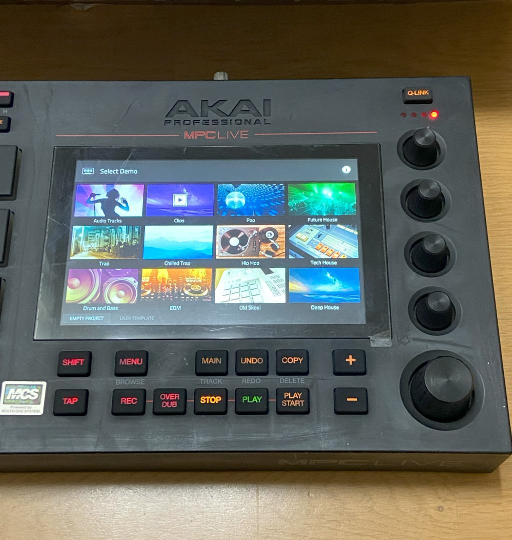 AKAI MPC Live コントローラー 動作確認済み