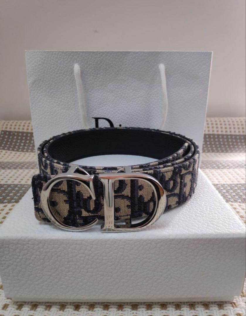 クリスチャンディオール レザーベルト　90ｃｍ