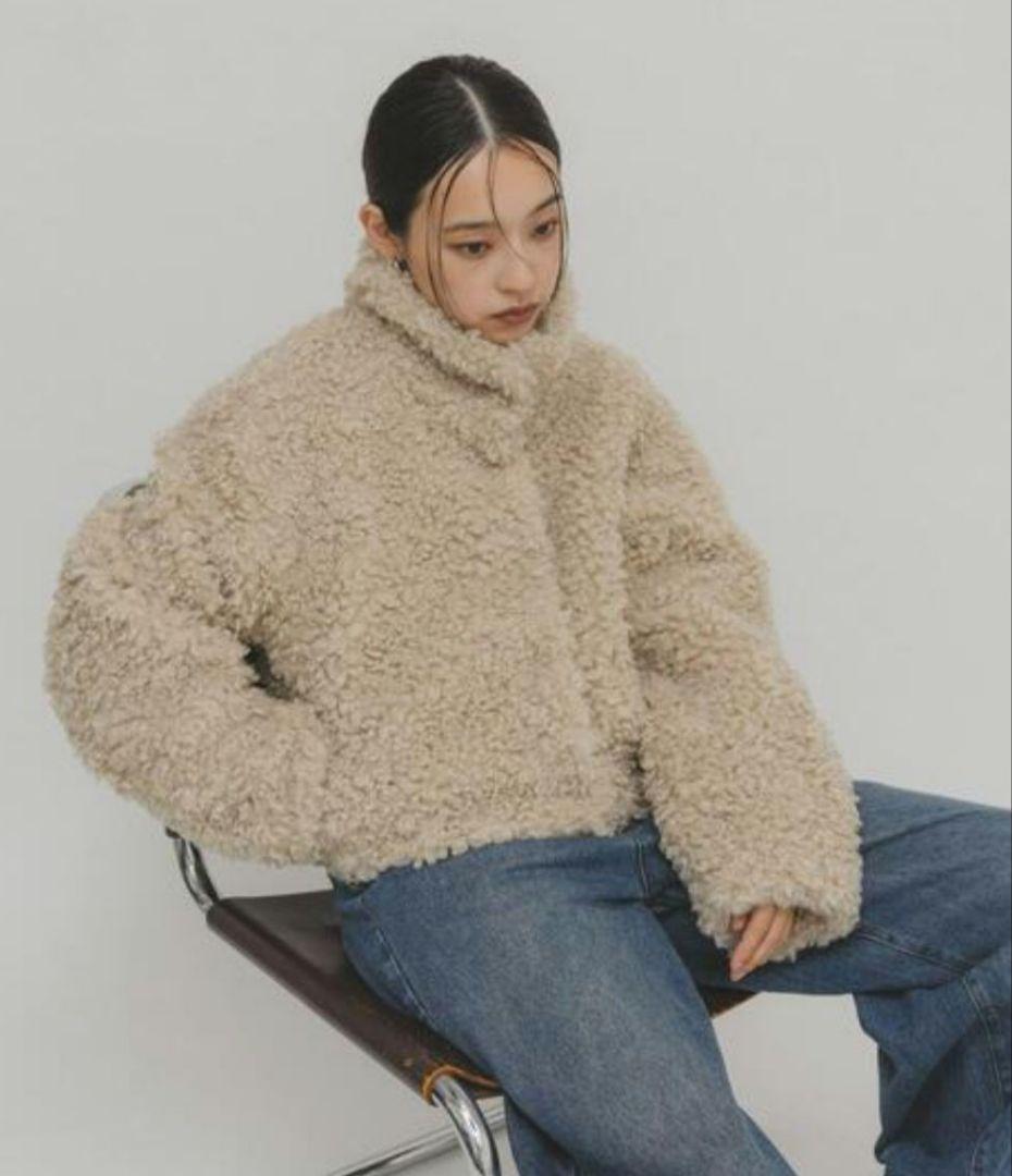 KBF フォルムボアジャケット　シープファーコート