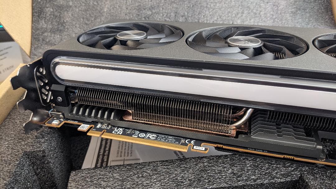 サファイア NITRO+ Radeon RX 7900 XTX 24GB