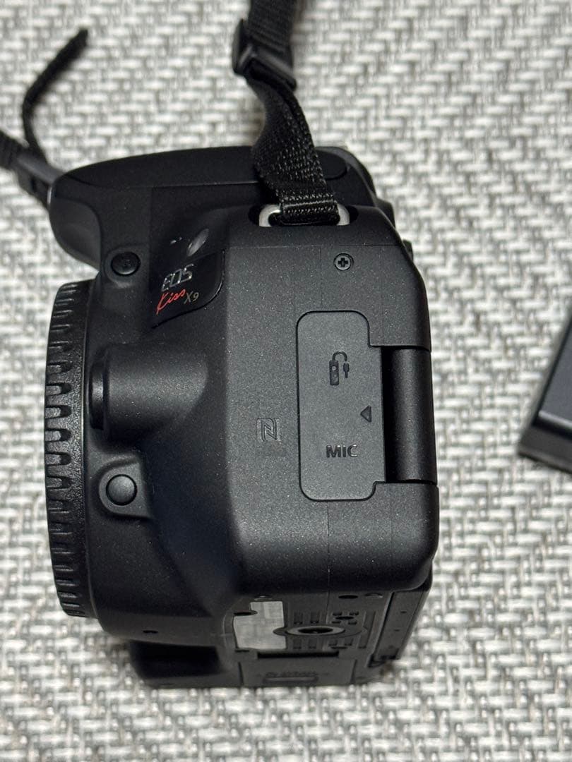 【Canon EOS Kiss X9】デジタル一眼レフ ズームレンズキット