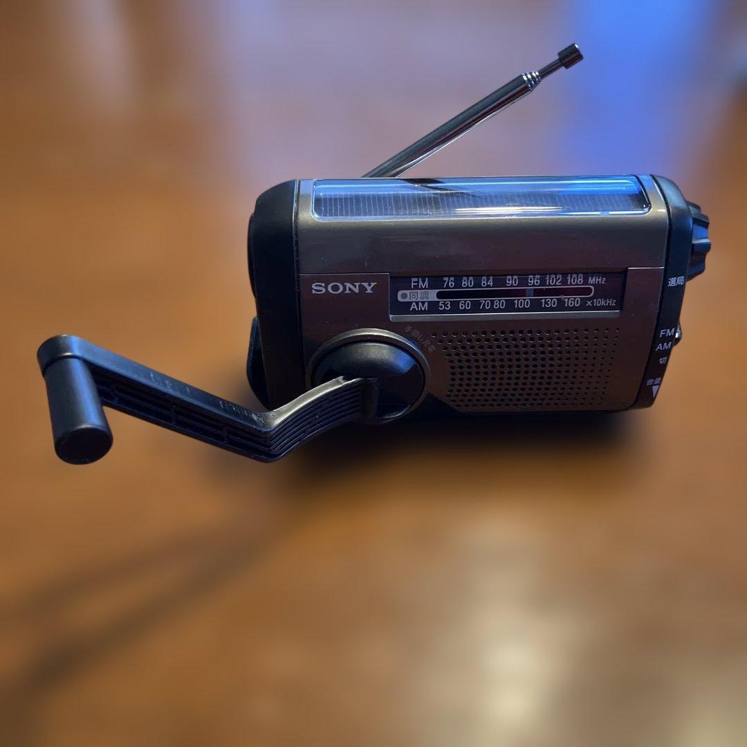 SONY 防災ラジオ ライト⭐️ソーラー&手回し&電池