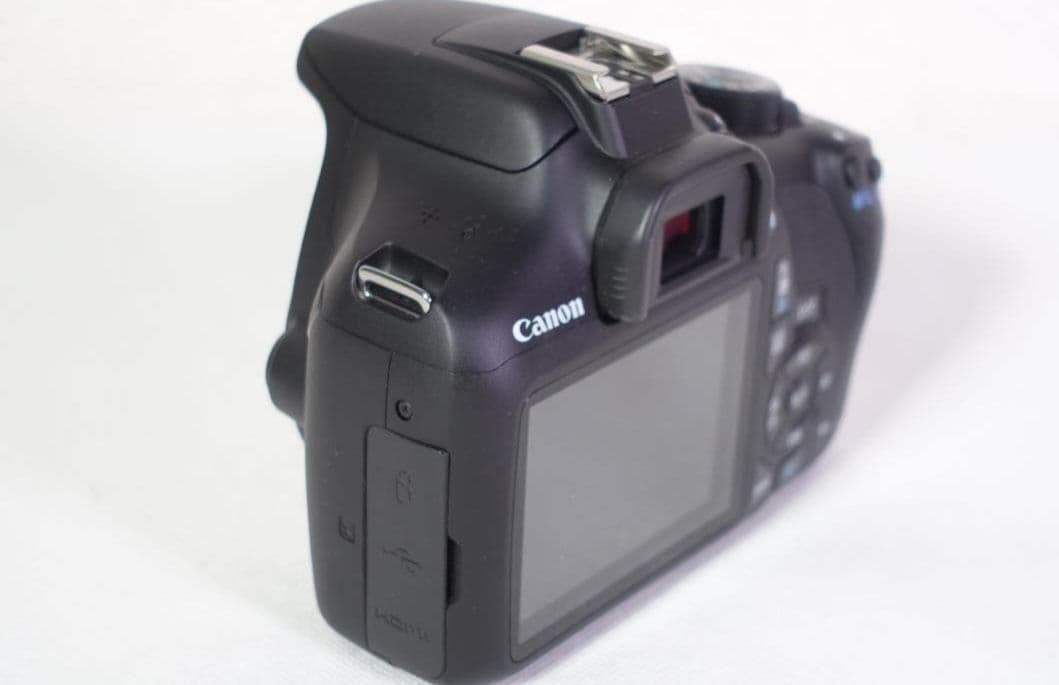 Canon EOS KISS X80 デジタル一眼レフカメラ ジャンク品