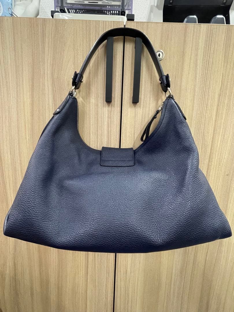 サルヴァトーレ フェラガモ ガンチーニ レザー ワンショルダーバッグ 美品