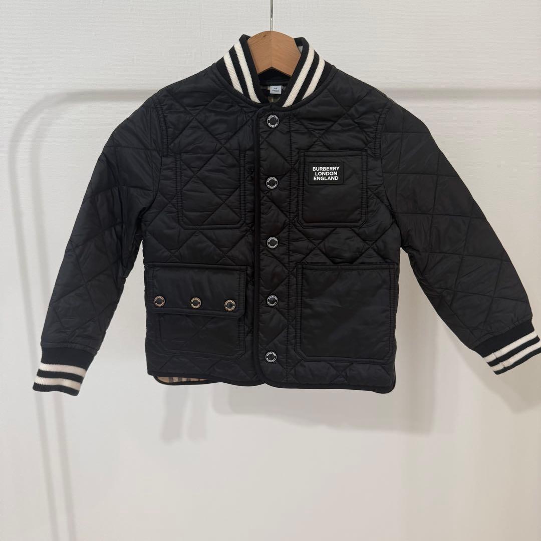 m*i様 BURBERRY キッズ キルティングジャケット ブラック 116cm