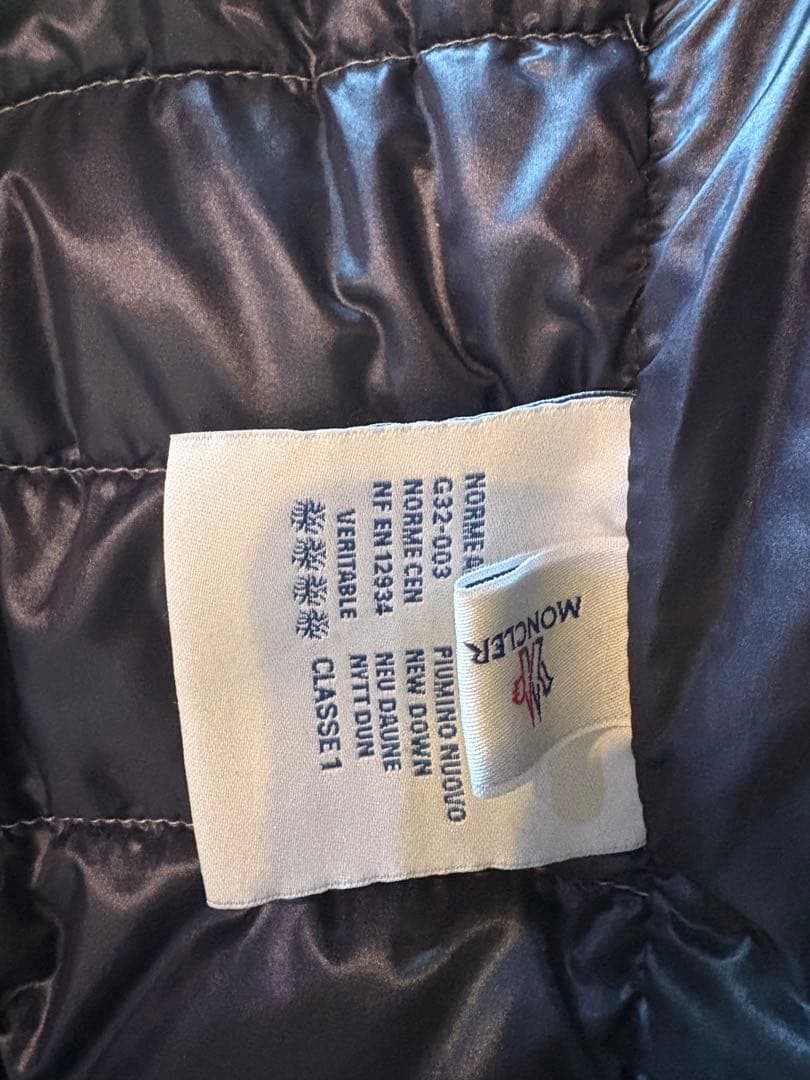 モンクレール　ダウンベスト　グレー