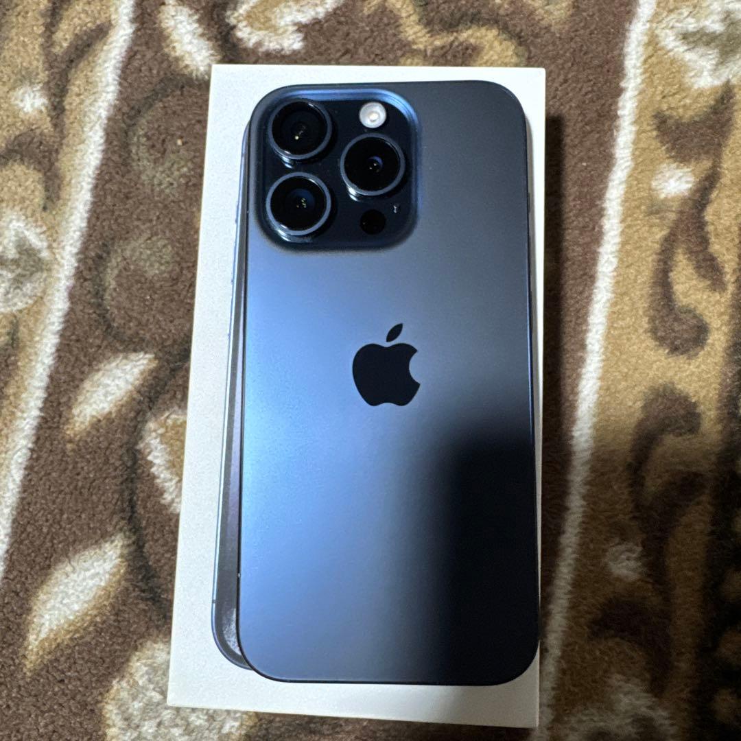 Apple iPhone 15 Pro 本体