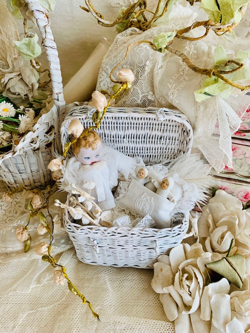 フランスビンテージ/アンティークパニエ＆スノーベビー＆Hertwigビスクドール