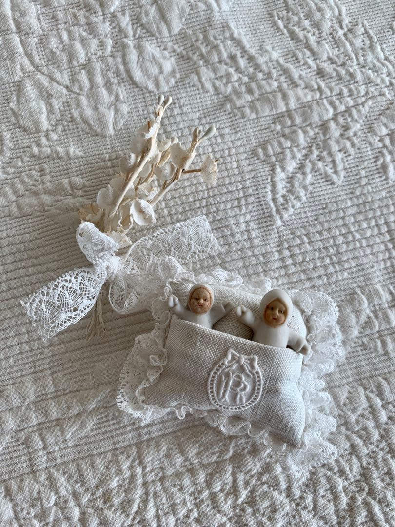 フランスビンテージ/アンティークパニエ＆スノーベビー＆Hertwigビスクドール