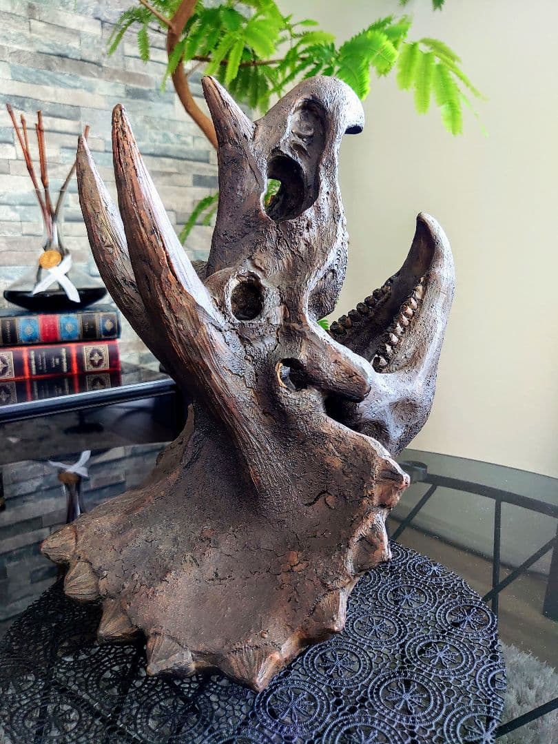 【DINOWORLD】トリケラトプス 頭骨レプリカ ※箱無し