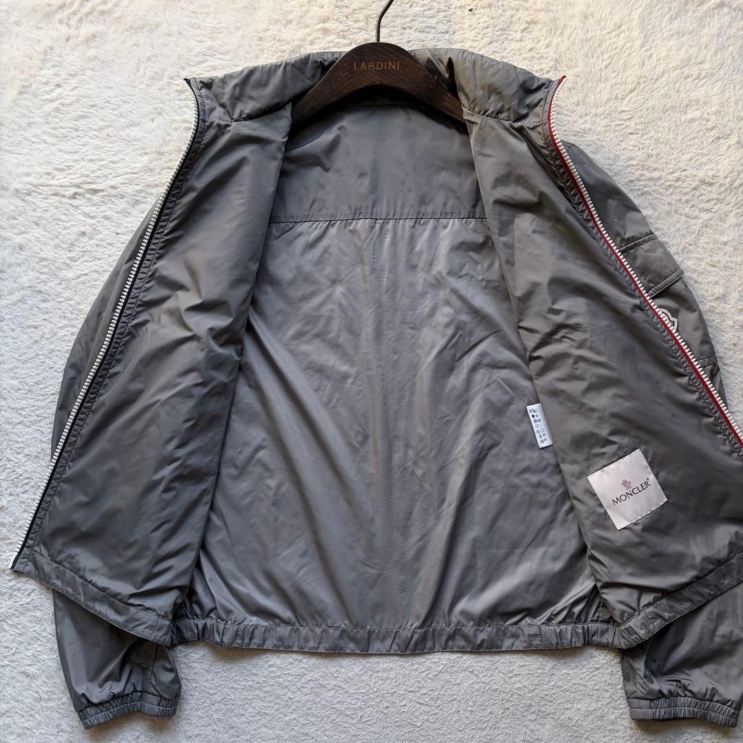 【美品】モンクレール ナイロンジャケット ロゴワッペン トリコロール グレー M