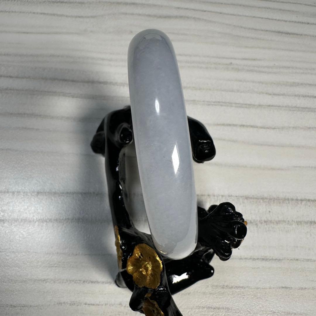 天然翡翠バングル（糯氷種・淡色系・内径56.6mm）