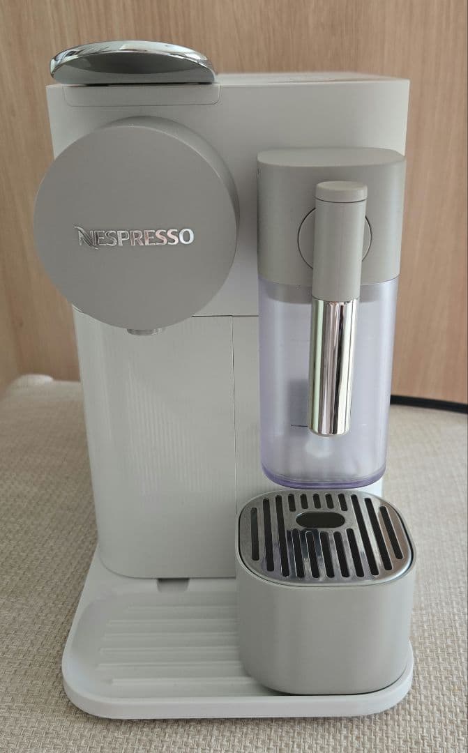 Nespresso エスプレッソマシン ラティシマワン　2021年製