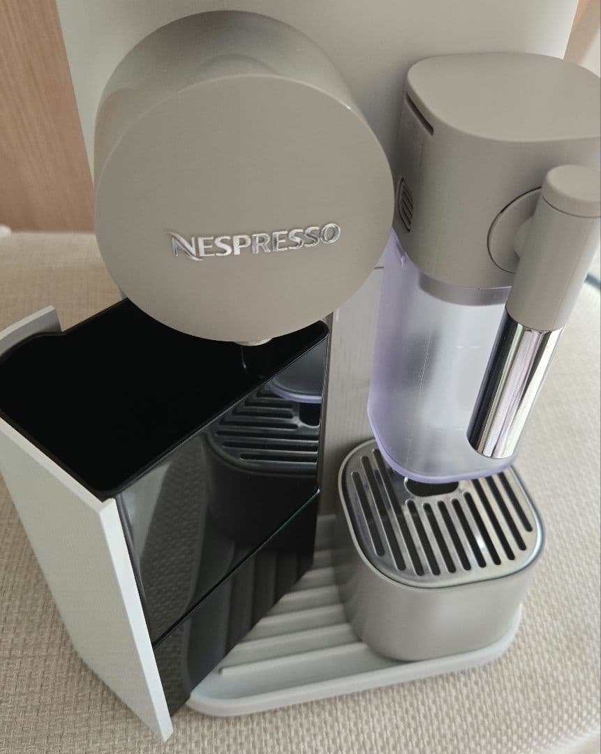 Nespresso エスプレッソマシン ラティシマワン　2021年製