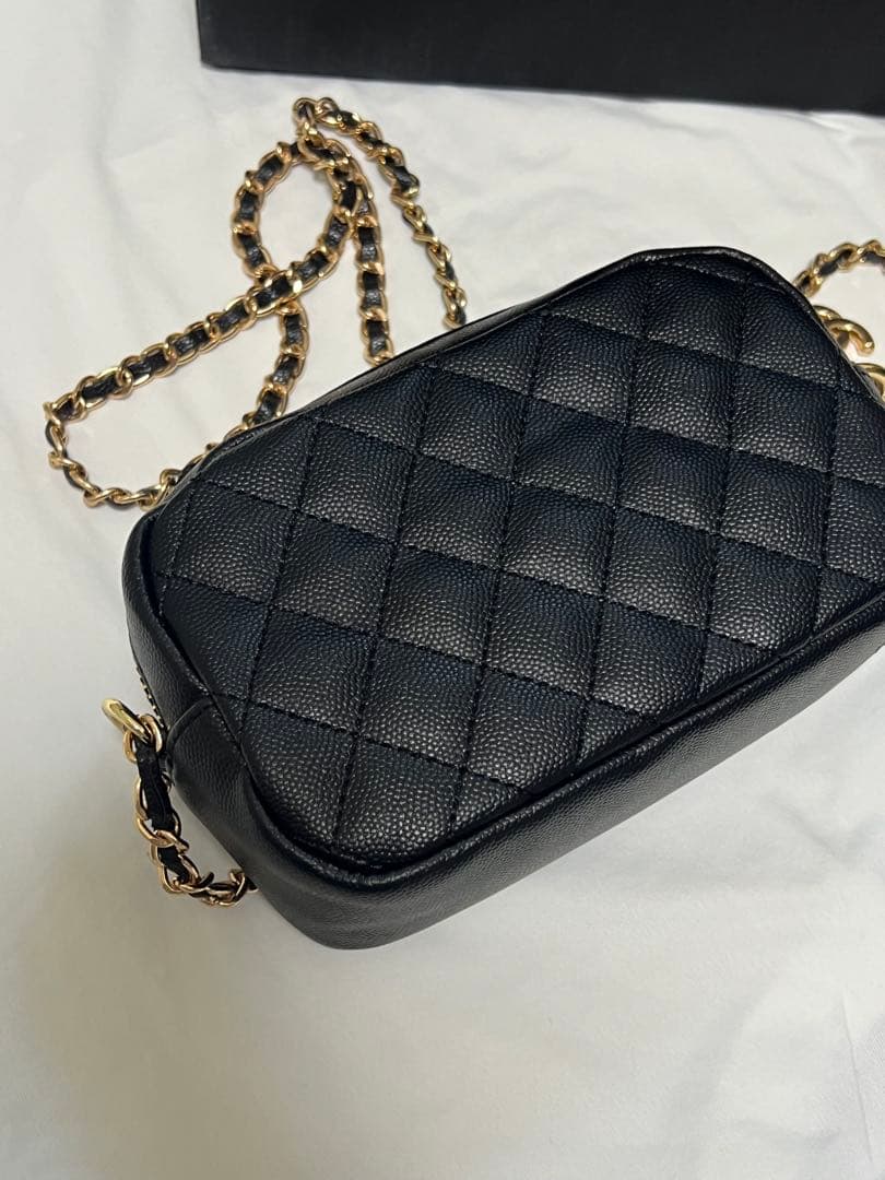 レ*ン様 CHANEL レザーショルダーバッグ　ノベルティ