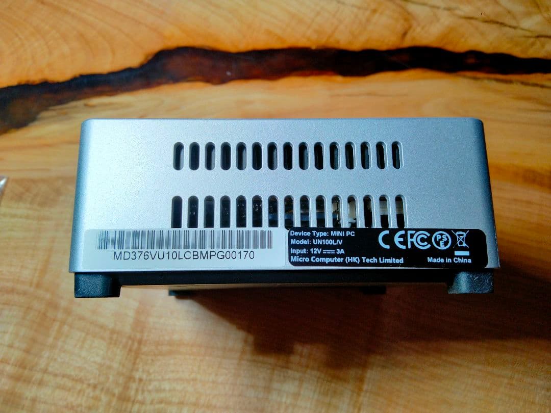 ミニPC Minisforum UN100