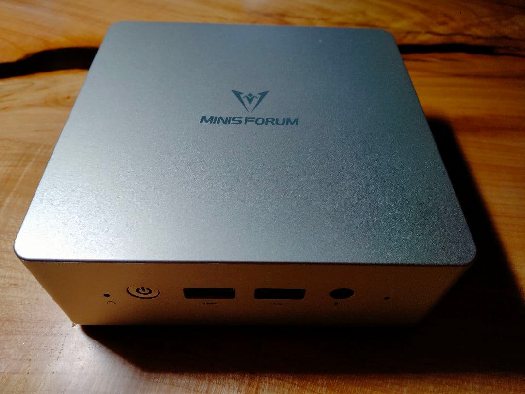 ミニPC Minisforum UN100