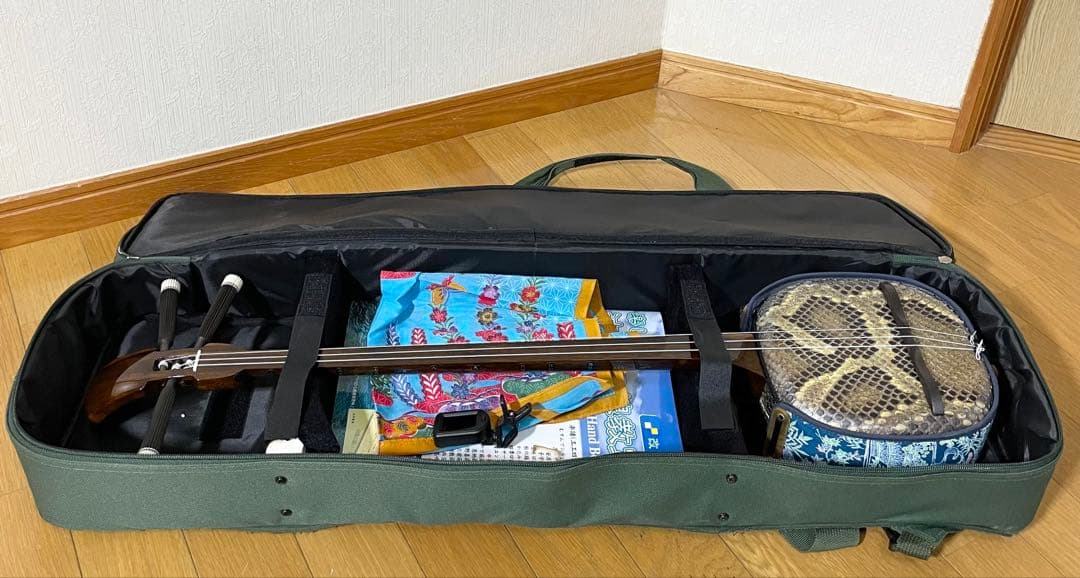 沖縄三線 本皮 極美品 蛇皮 和楽器 民謡 スンチーイエロー