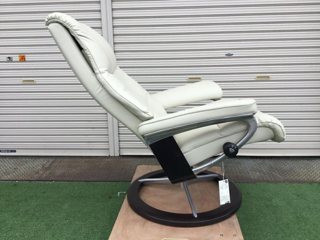 エコーネス シグニチャー リクライニングチェア オットマン付 ストレスレスチェア