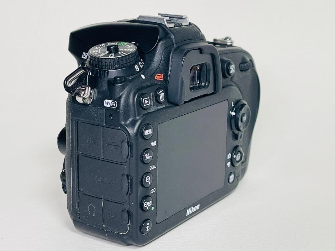 ニコン NIKON D7200 デジタル一眼レフ カメラ 中古 現状品