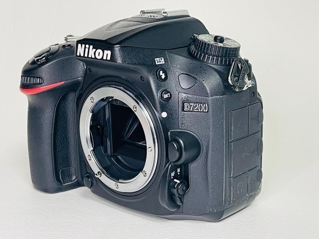 ニコン NIKON D7200 デジタル一眼レフ カメラ 中古 現状品