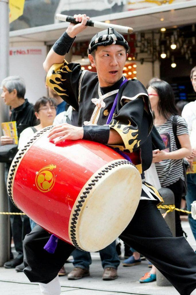 新品未使用(送料無料)9500円　エイサー小太鼓18*20cm撥付き