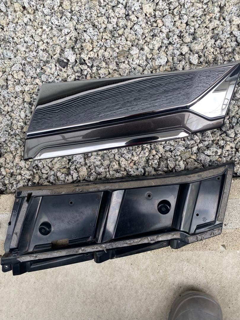 MODELLISTA 30アルファード　グリルカバー　中古　美品