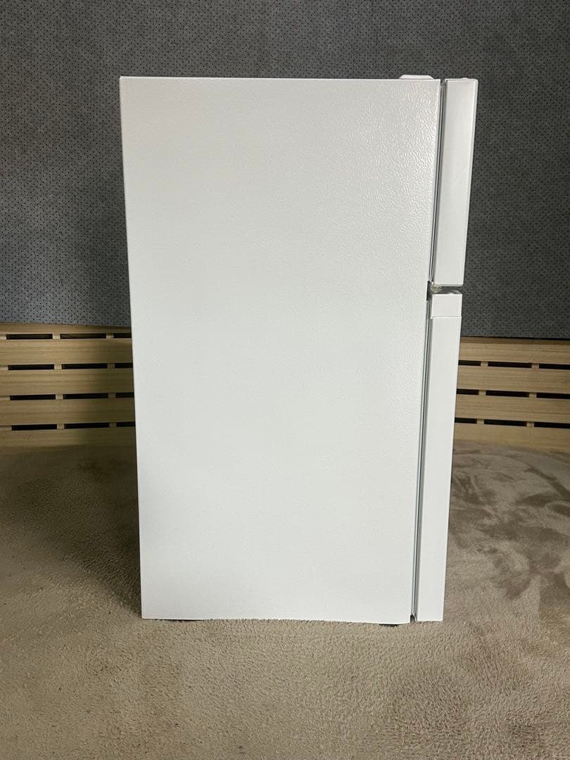 ホワイト冷蔵庫　上冷凍庫タイプ