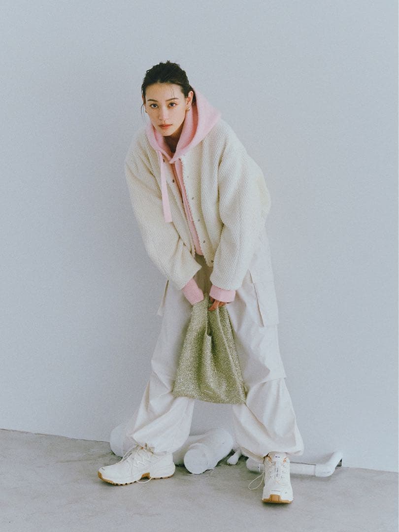 【新品タグ付き】emmi エミ タックドロストフォルムカーゴパンツ 完売商品