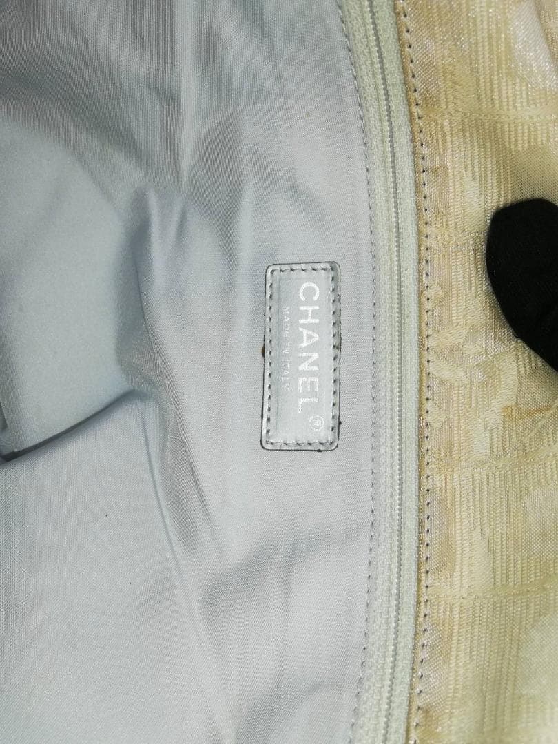 シャネル ニュートラベルライン ホワイト ナイロン ショルダーバッグ