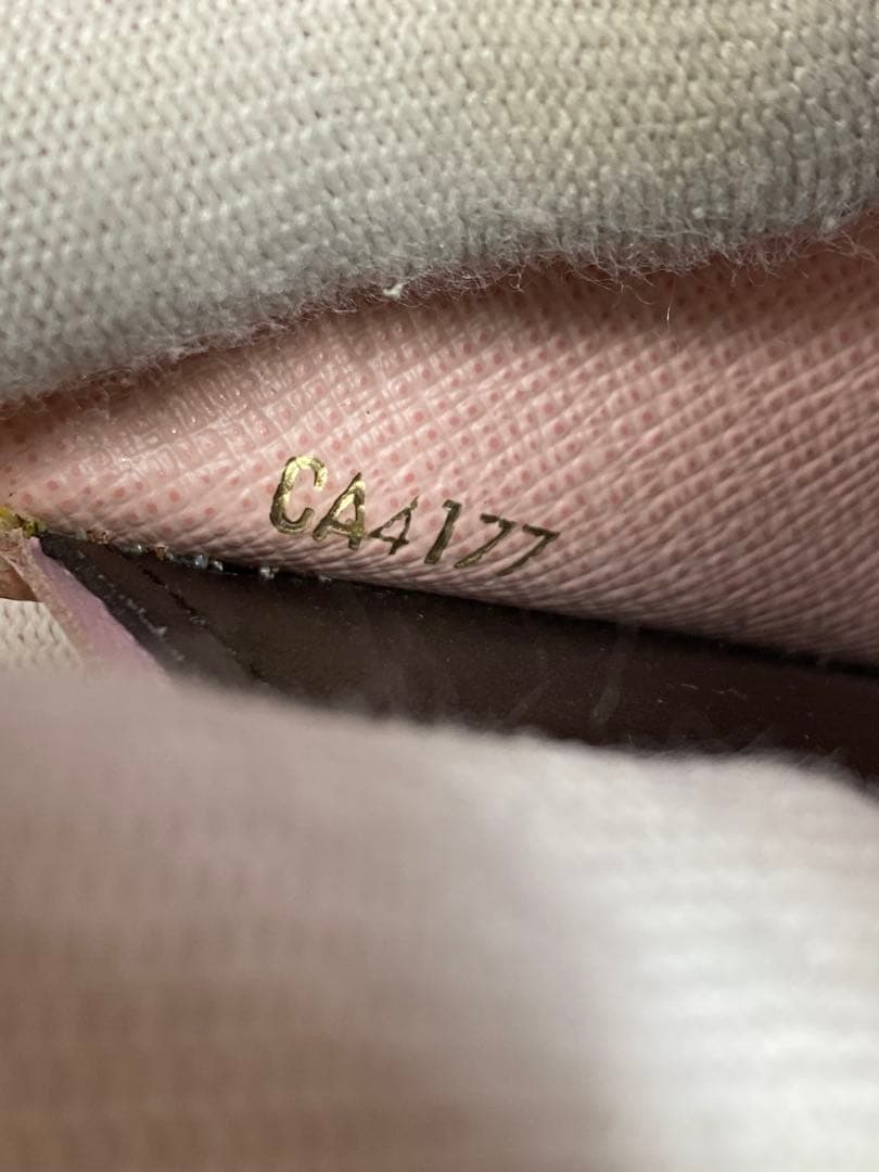 美品✨️ルイヴィトン モノグラムポルトフォイユ エミリー ルージュ M60136