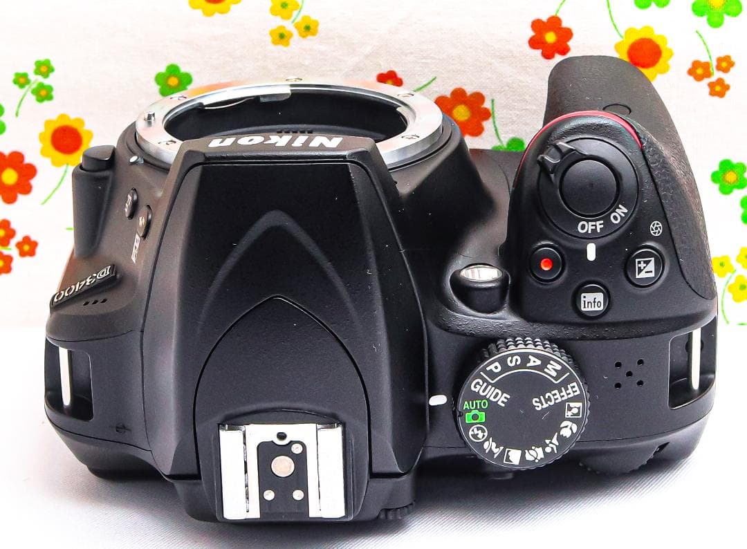 Nikon D3400 ☆初心者向け一眼レフ☆軽量＆高画質！☆スマホに転送可