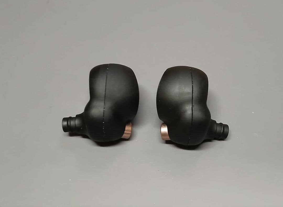 SONY　WF-1000XM4　ワイヤレス　ノイズキャンセリング　イヤホン　④