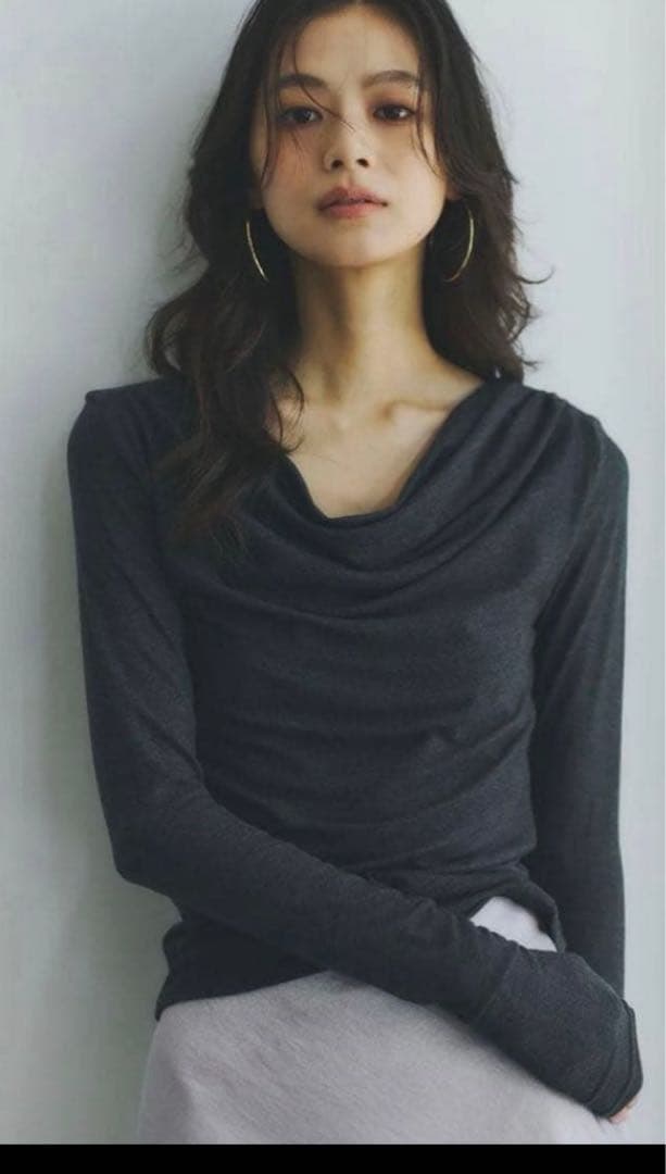 ánuan ギャザードレープカットトップス CHARCOAL GREY