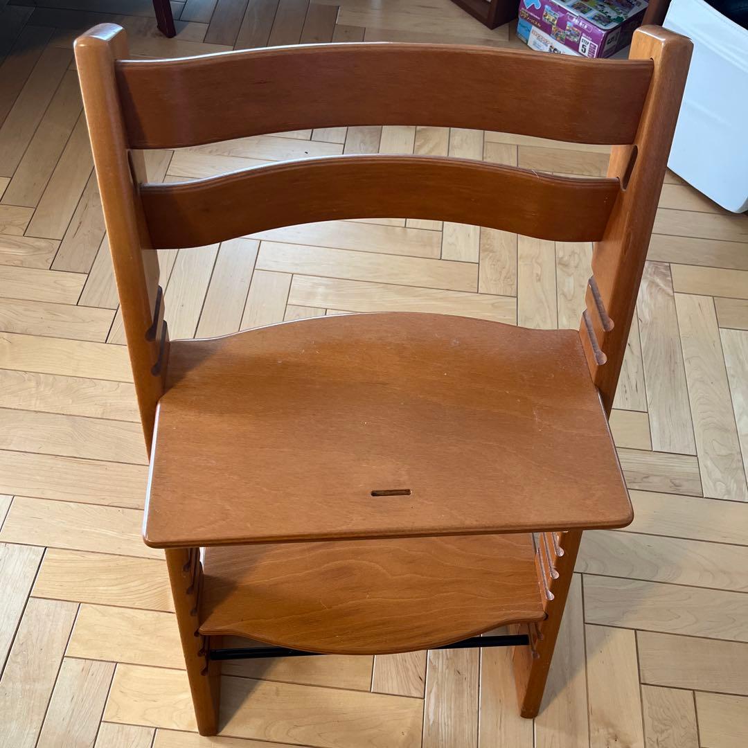 中古　ストッケ　チャイルドチェア　チェリー　トリップ　トラップ　①