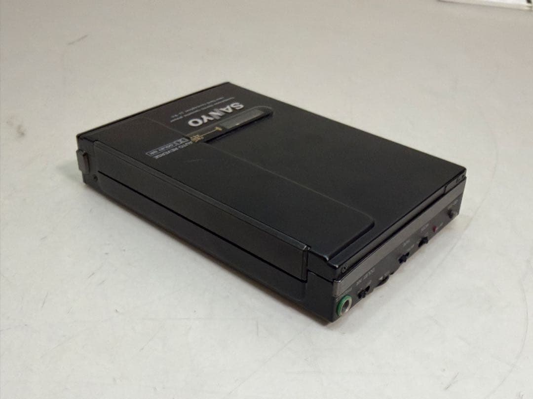 SANYO JJ-P4 レッド カセットプレーヤー