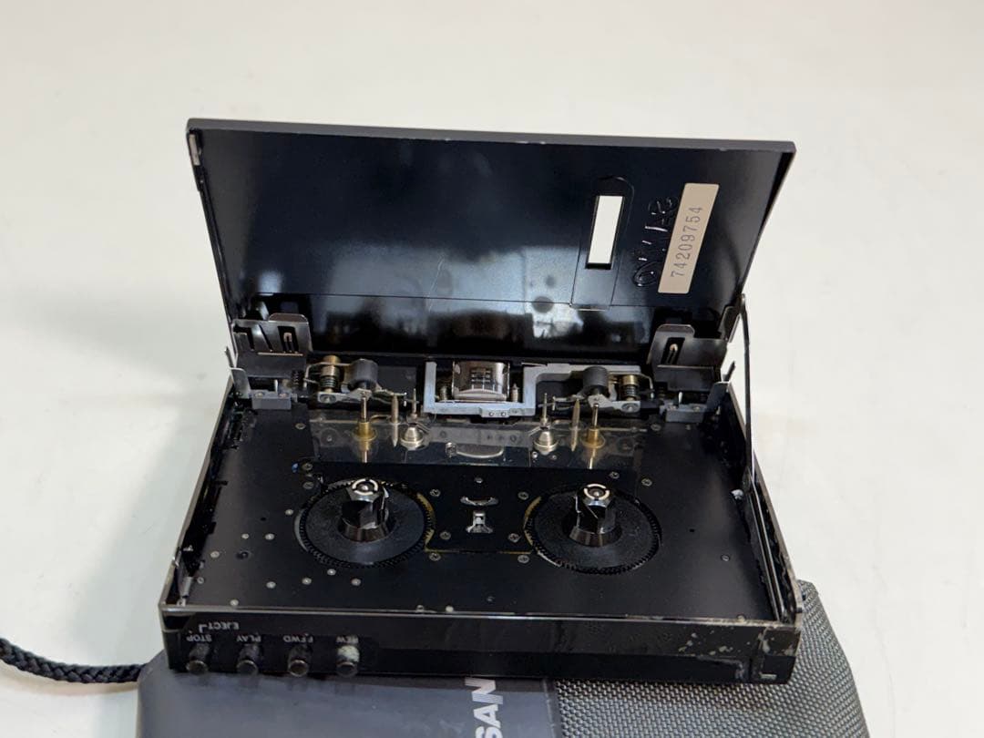 SANYO JJ-P4 レッド カセットプレーヤー